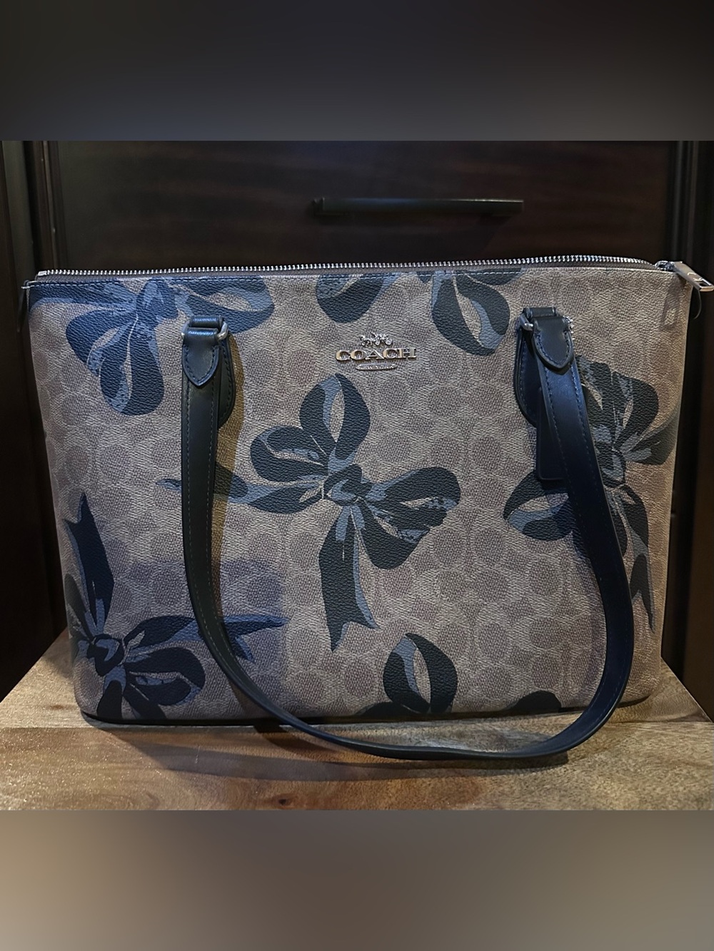 Coach Gallery Tote Bow Print Tan and Black